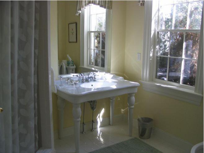 Compass Rose Inn Newburyport Room photo