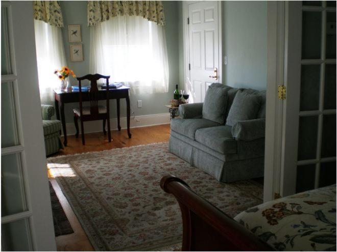 Compass Rose Inn Newburyport Room photo