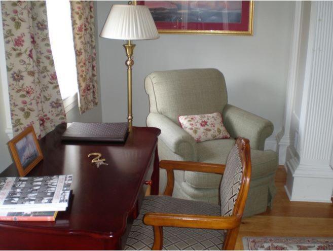 Compass Rose Inn Newburyport Room photo