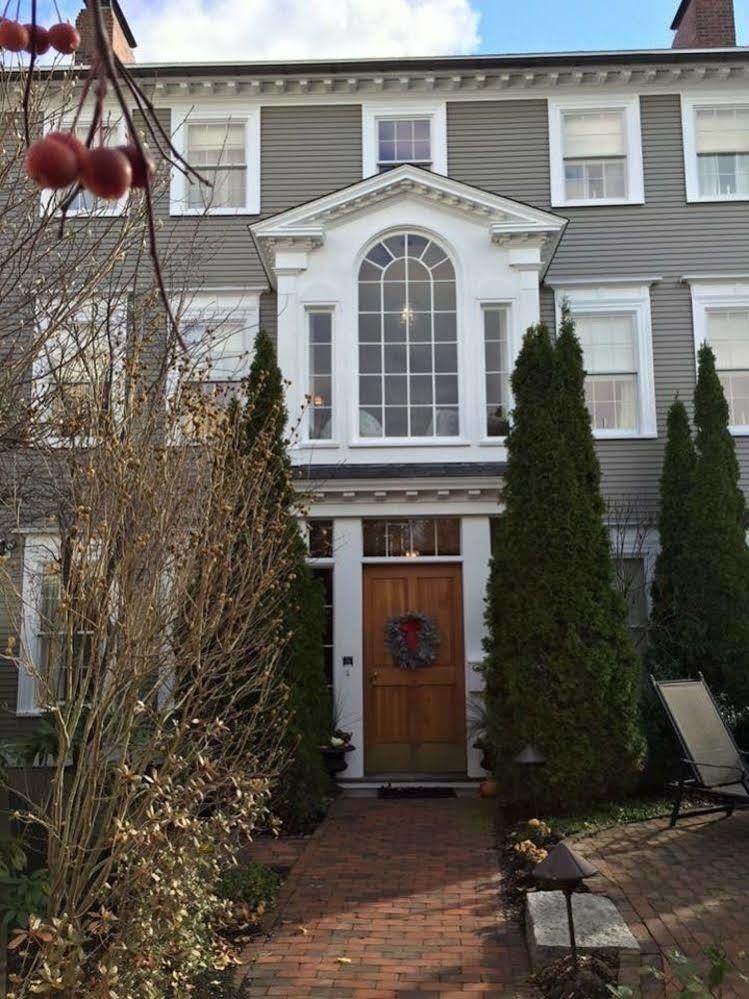 Compass Rose Inn Newburyport Exterior photo